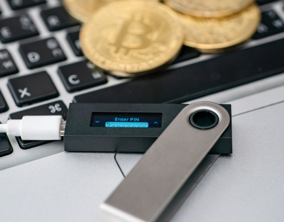 Hardware Wallets vs. Paper Wallets - Which One Offers Greater Flexibility for Crypto Investors?