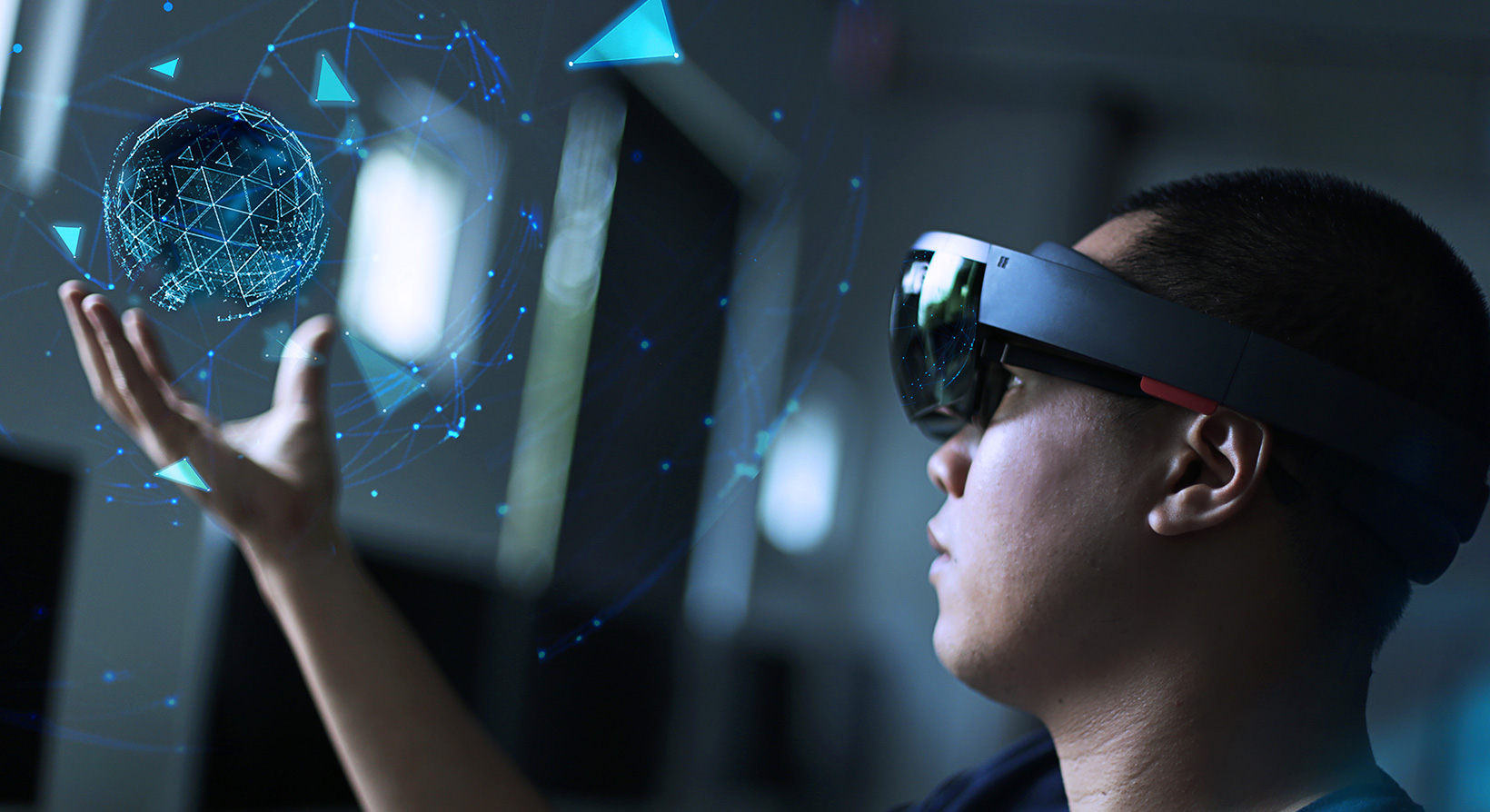 The Future of VR Platforms – How Blockchain is Disrupting Traditional Virtual Reality Ecosystems