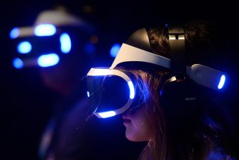 Exploring Non-Gaming Use Cases of Blockchain-powered VR Platforms - Beyond Entertainment