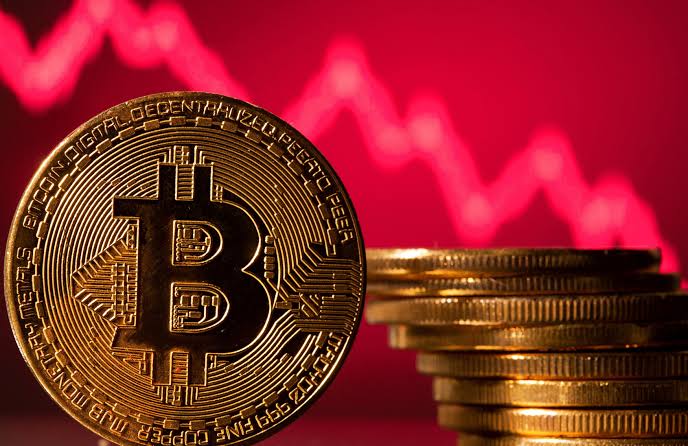 Bitcoin's Price Falls Below $30,000