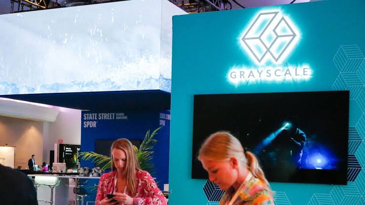 Coalition Forms to Challenge Grayscale's Management Fees