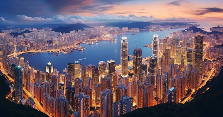 Hong Kong Delays Stablecoin Trading for Retail Investors