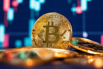 Bitcoin Price Dips 3% to $35,000, Red Flags to Observe