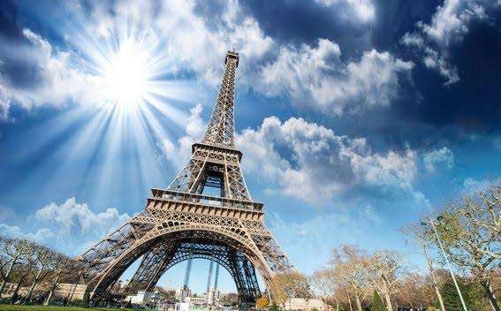 France Grants Licenses to Coinbase, Circle