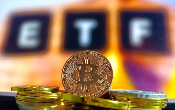 Bitcoin ETF Outflows Exceed $560 Million
